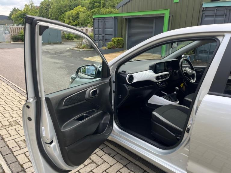 2022 Hyundai i10 1.0 Premium Euro 6 (s/s) 5dr HATCHBACK Petrol Manual