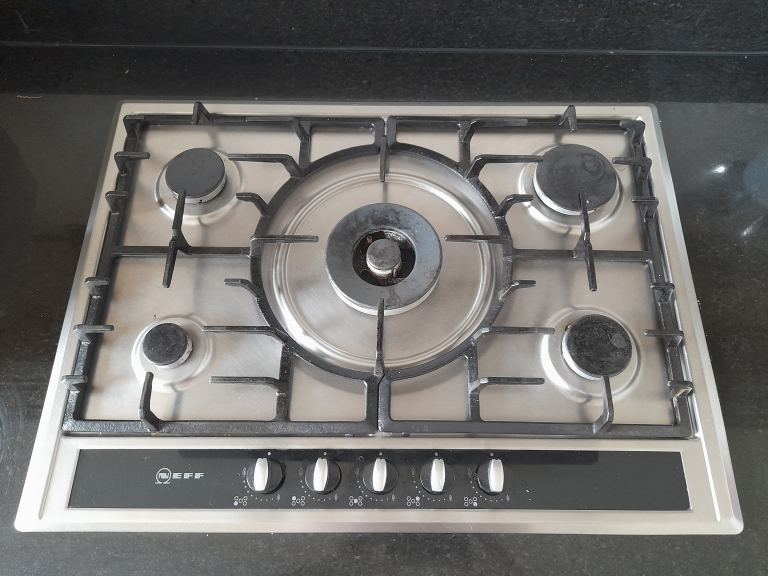 Neff 5-Burner Gas Hob – Stainless Steel, Good Condition