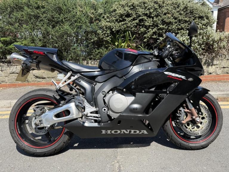 HONDA CBR1000RR FIREBLADE 2005