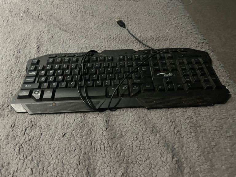 Black Gaming Keyboard – USB Wired, Good Condition