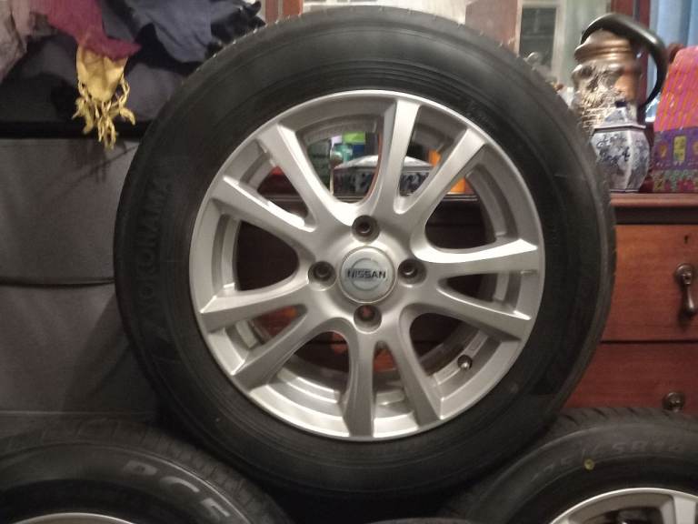 NISSAN CUBE/MICRA AS NEW SET OF 14 inch ALLOY WHEELS with tyers 2 new tyers other 2 are fab 