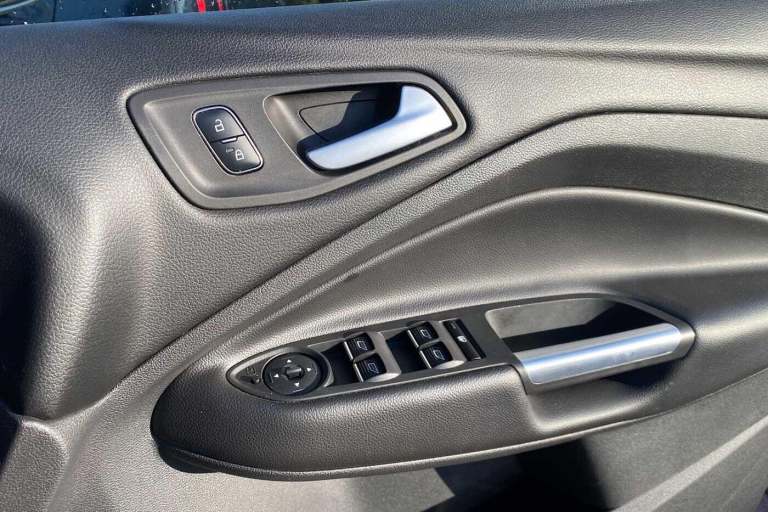 2017 Ford Kuga 2.0 TDCi Titanium (150 PS) 5-Door MPV HATCHBACK Diesel Manual