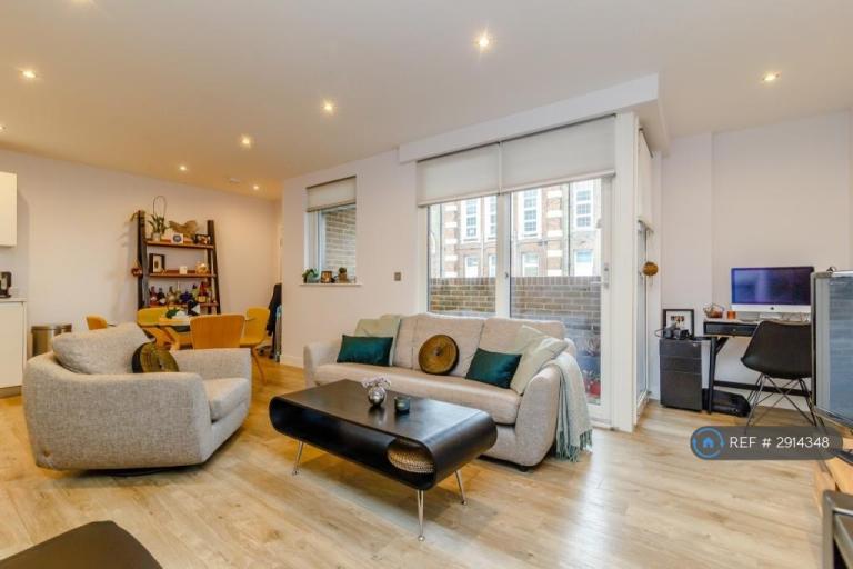2 bedroom flat in Coombe House, London, E3 (2 bed) (#2914348)