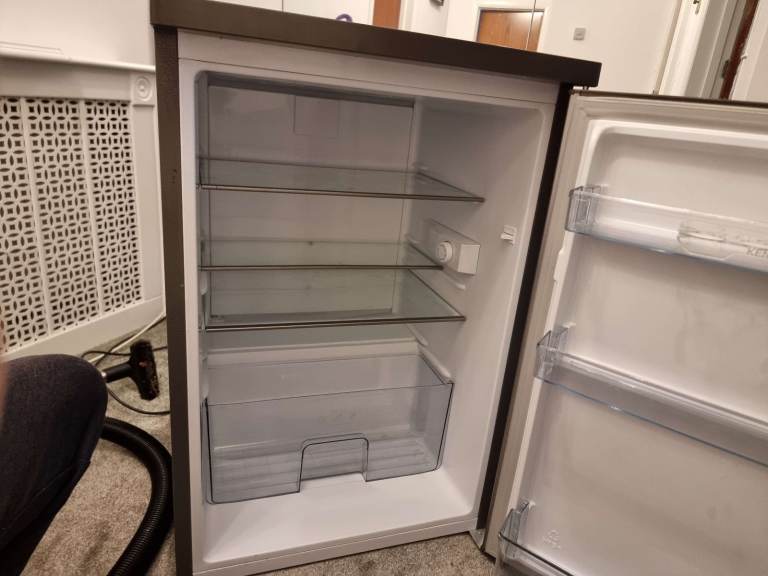 Hotpoint Under Counter Fridge