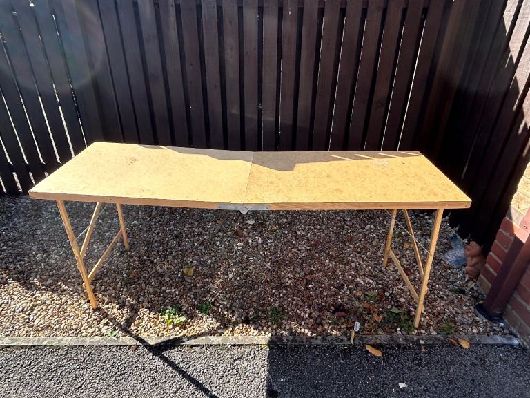 2 Car Boot Tables & 1 Clothes Rail