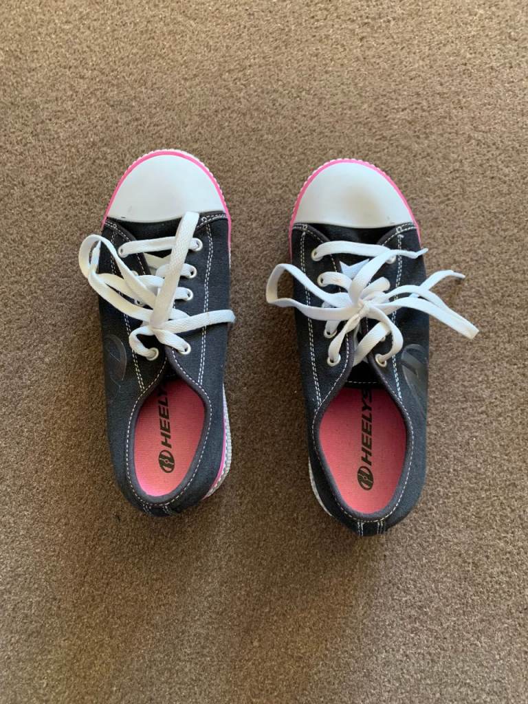 Heelys classic 2-wheel size 38 (UK 5 adult) as new