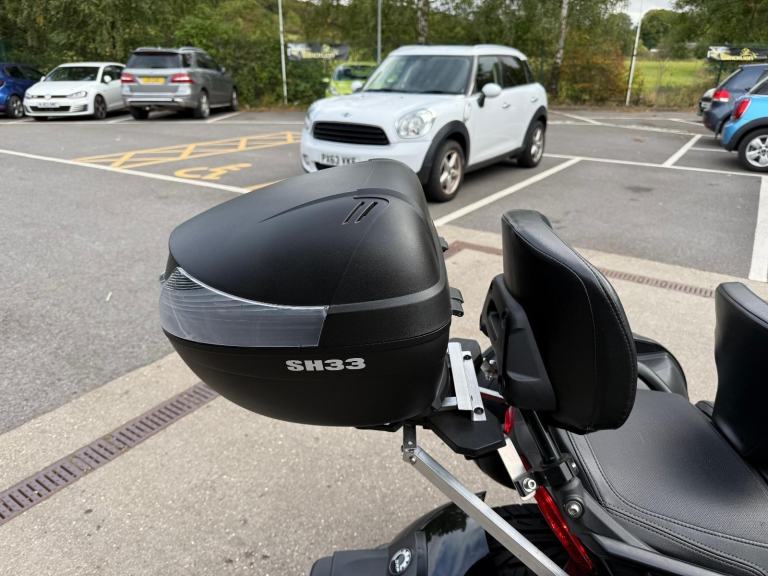 2019 CAN-AM SPYDER F3 S 1330 cc 6 speed semiautomatic trike in liquid titanium