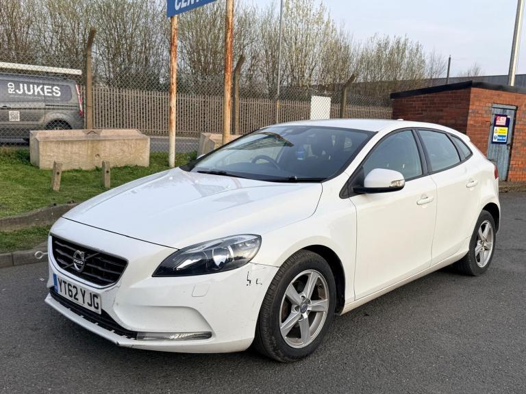 2012 Volvo V40 D2 ES 5dr HATCHBACK Diesel Manual