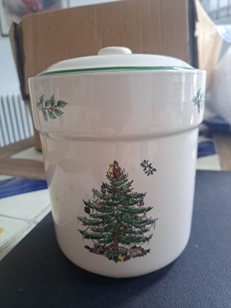Spode Christmas Tree Ceramic Kitchen Storage Canister/Cookie Jar with Lid