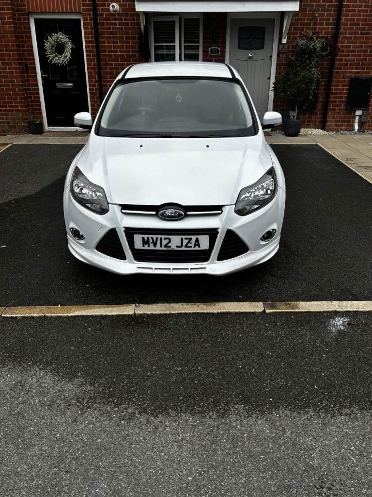 Ford, FOCUS, Hatchback, 2012, Manual, 1596 (cc), 5 doors