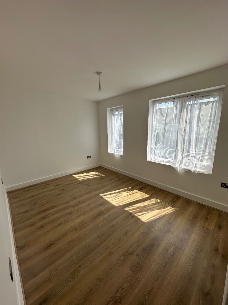BRAND NEW 4 BEDROOM HOUSE IN A PRIME LOCATION OFF HOE STREET E17