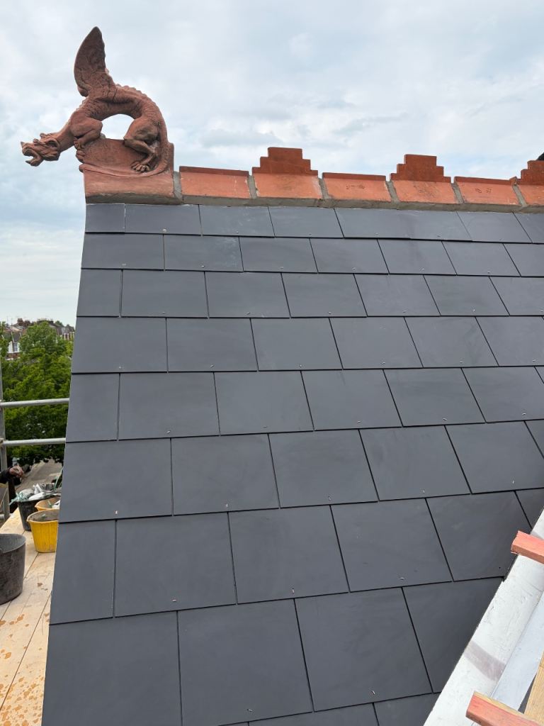 Roof Repair & Leaking Service. Free Quotation