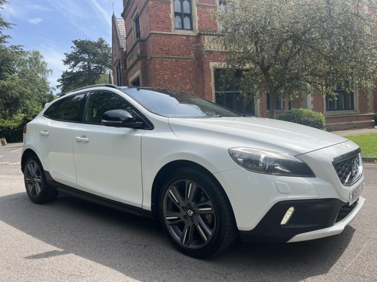2015 Volvo V40 Cross Country 2.0 T5 Lux Nav Auto AWD Euro 6 (s/s) 5dr Hatchback Petrol Automatic