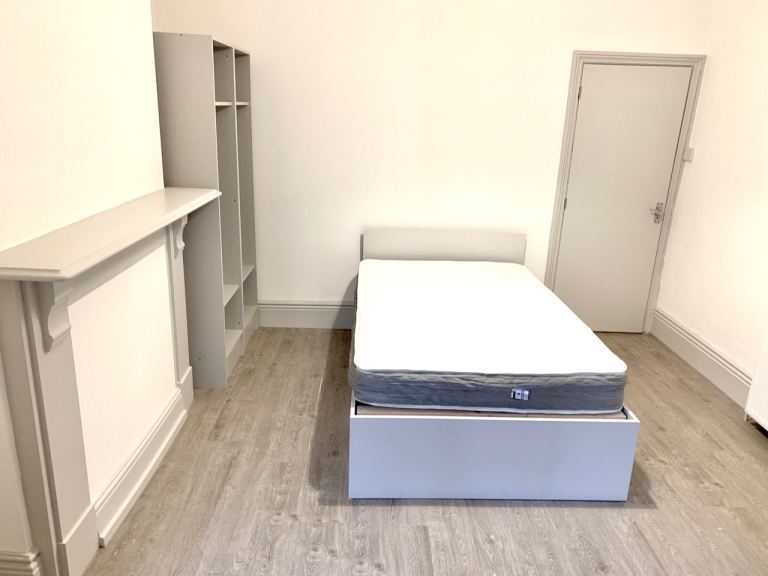 Large Ground Floor Double Room. All Bills Inc. 