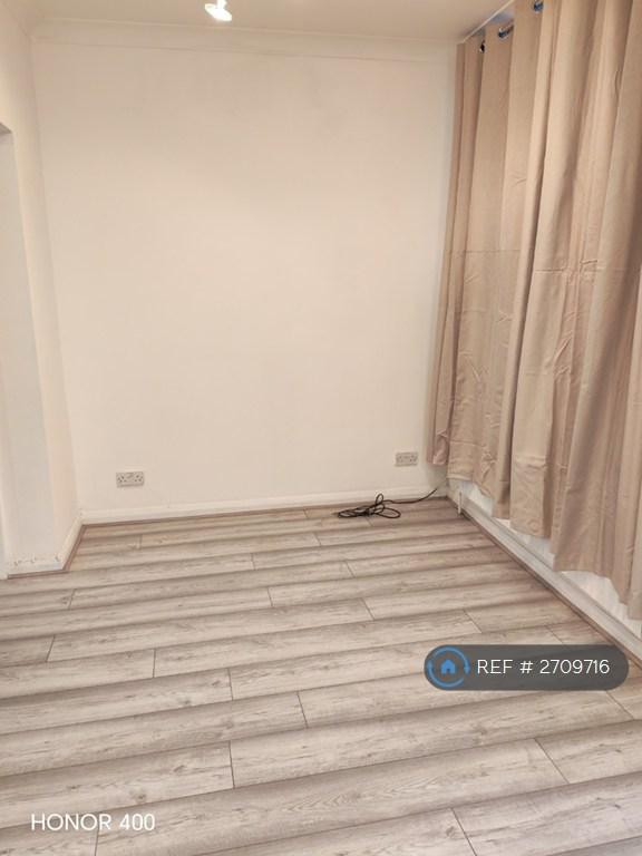 3 bedroom house in Maple Avenue, Whitefield, Manchester, M45 (3 bed) (#2709716)