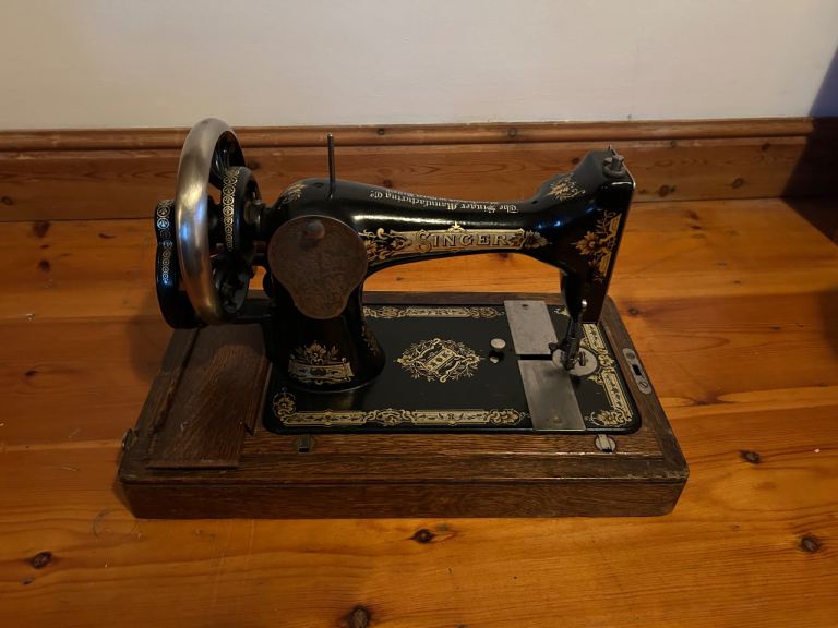 Vintage Singer Sewing Machine