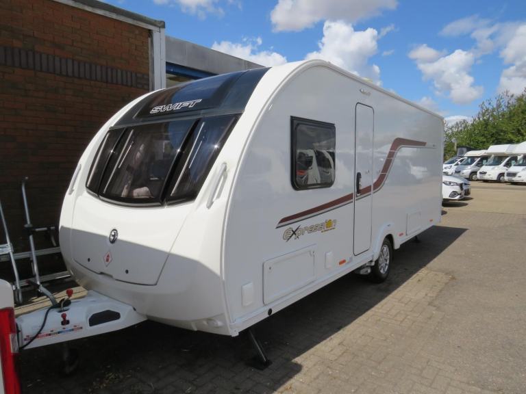 Swift Expression 584 SR 4 Berth Island Bed