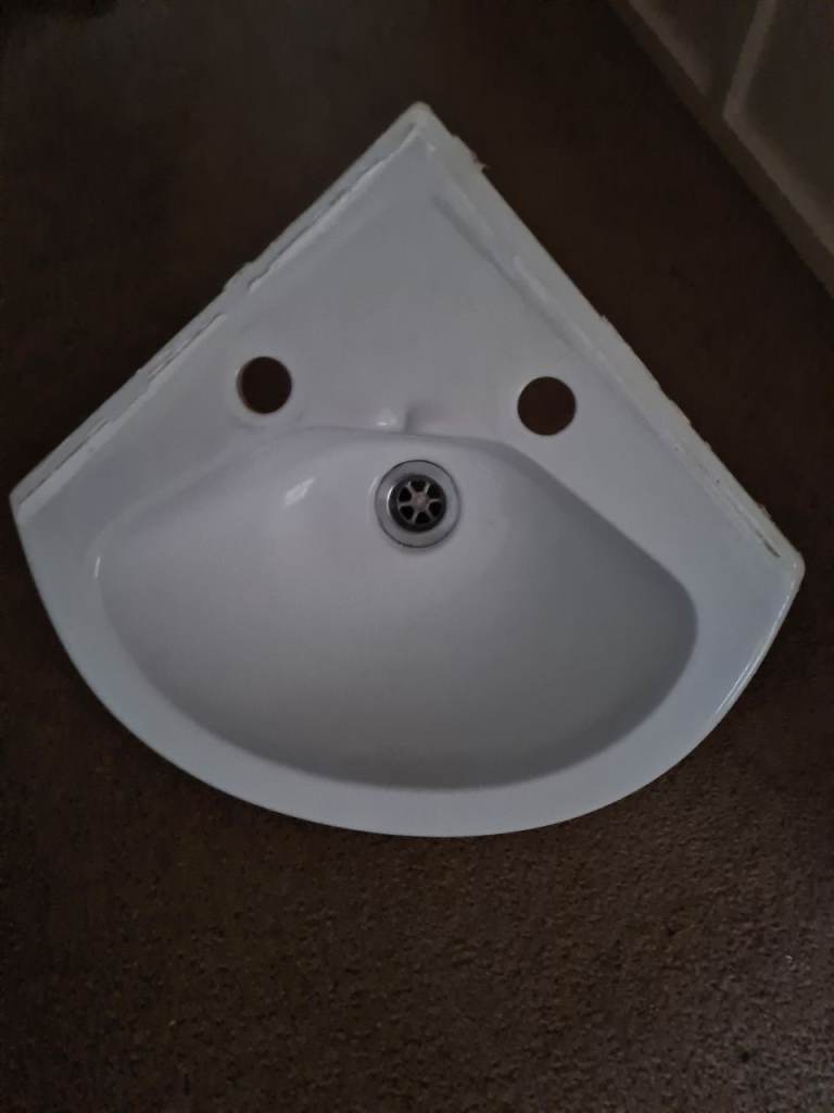 Trent, c7loakroom corner sink