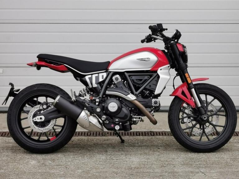 Ducati Scrambler Icon - Brand new in classic red !!