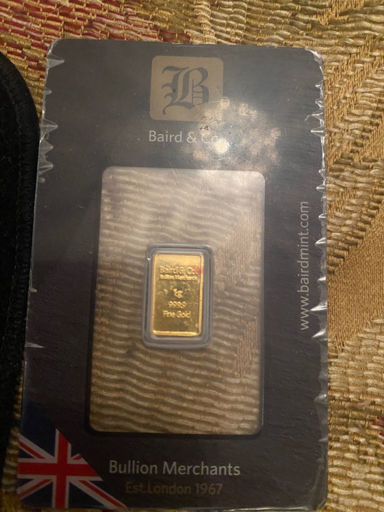 1g Gold 999.9 bar left 