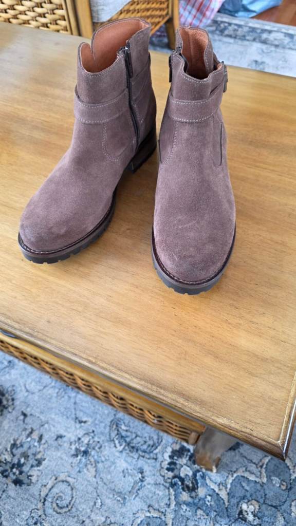 Brown Suede Ankle Boots by Celtic & Co with Zip Fastening an d Buckle – Good Condition size 6