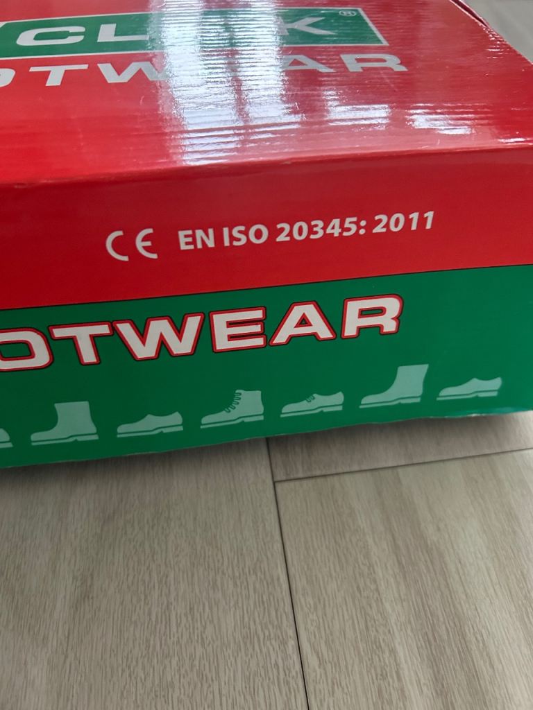 Mens black workwear size 10 reinforced toe shoes