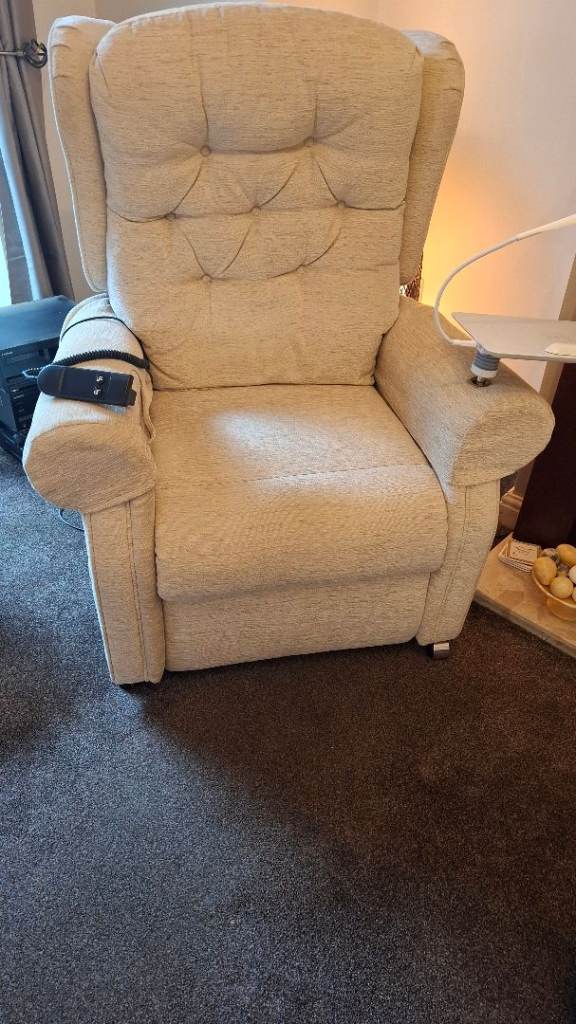 Willowbrook Adjustable Massage chair, With charging table, and light 