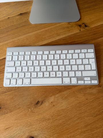 Apple iMac 27-inch with retina 5K display 2017 Model with Keyboard