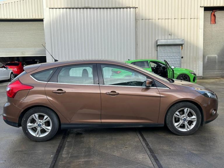 2013 Ford Focus 1.6 Zetec Powershift Euro 5 5dr HATCHBACK Petrol Automatic