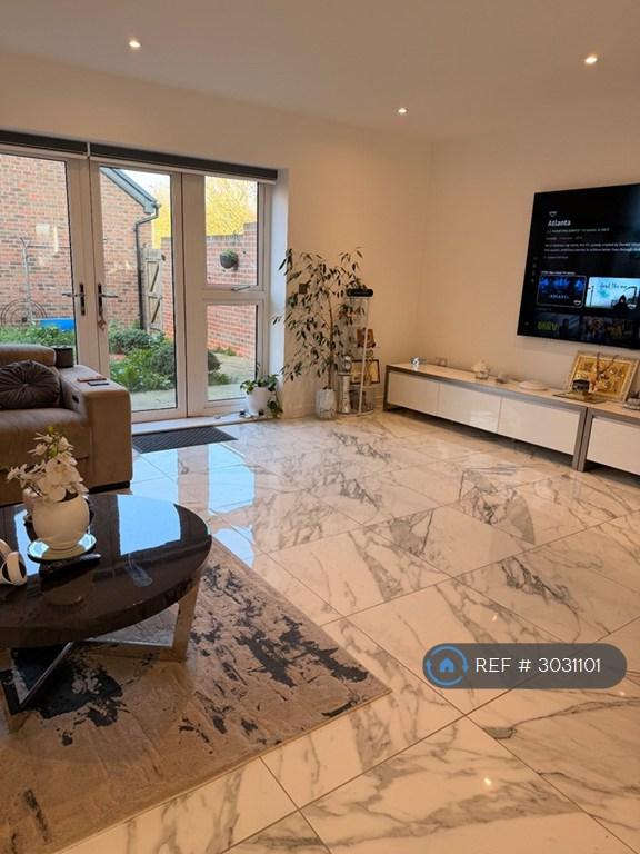1 bedroom in Gilders Drive, Hornchurch, RM12 (#3031101)