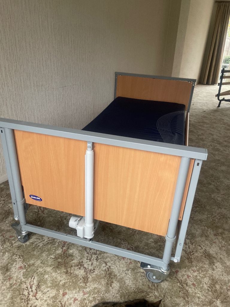  Bed single invercare  Medley  