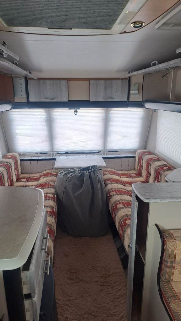 Bailey pageant champagne caravan 