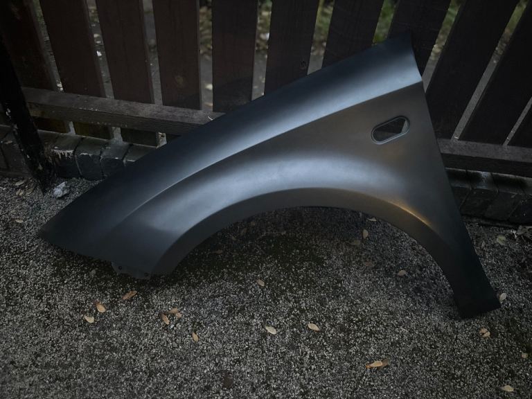Seat Leon 2012 wings 
