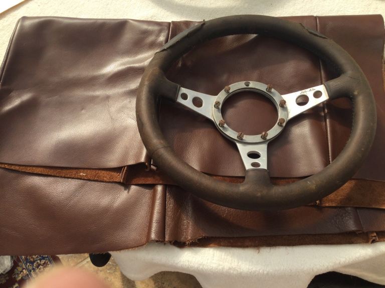 VINTAGE STEERING  WHEELS 🛞  For Restoration 