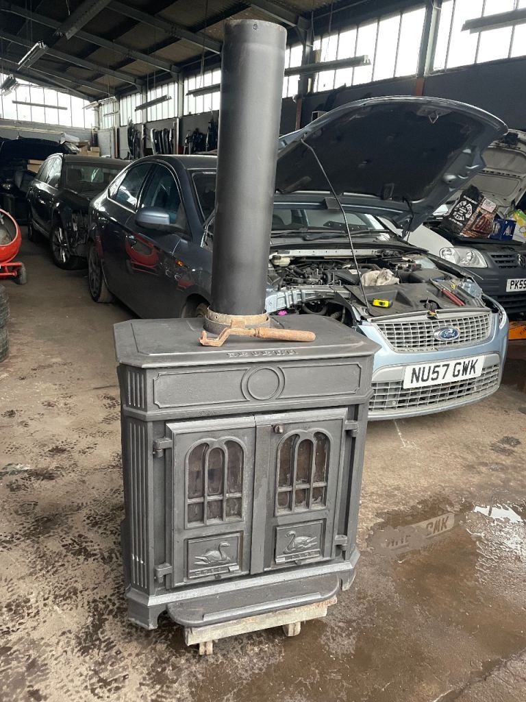 Log burner,wood stove Coalbrookdale Severn multifuel wood burner