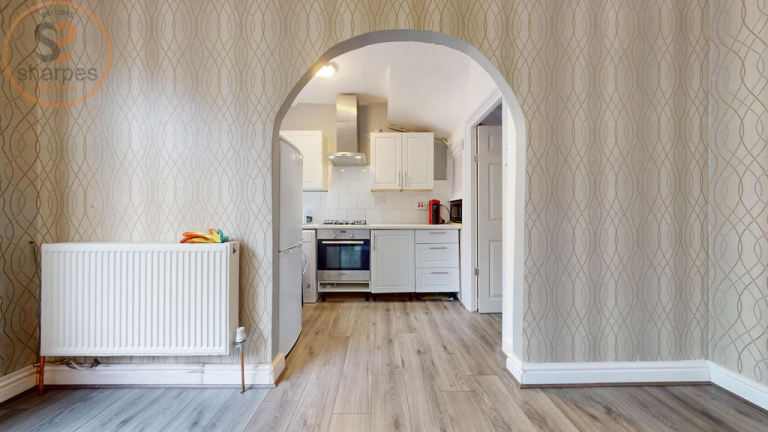 4 bedroom house in Ansell Road, London, Greater London