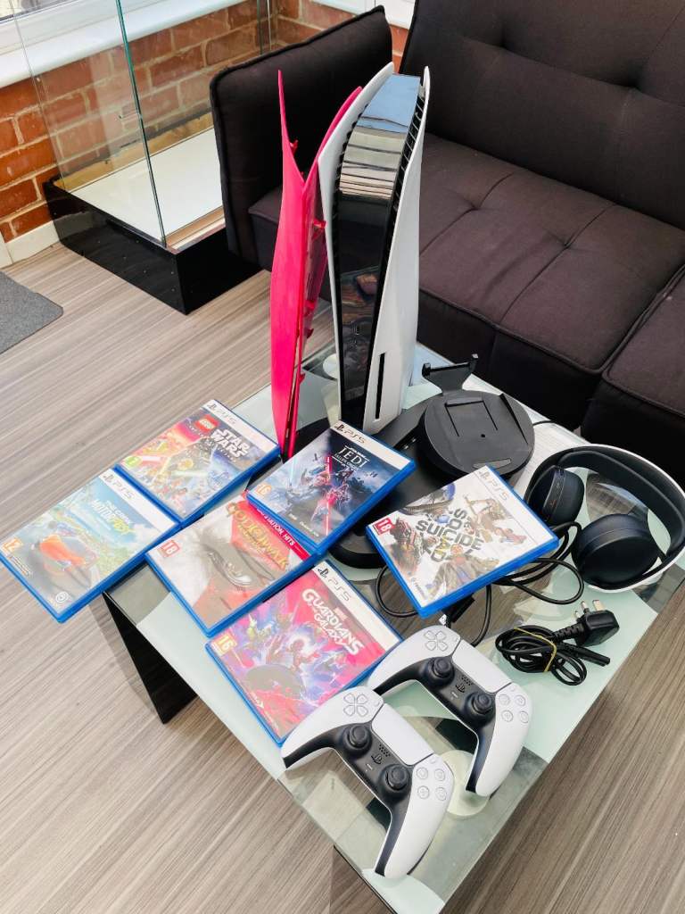 Playstation 5 + Games + 2 Controllers + Headphones