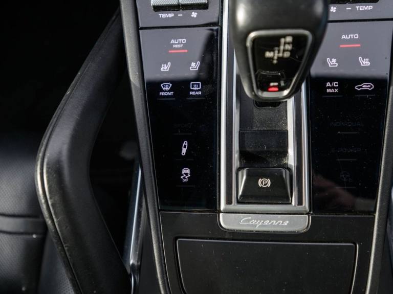 2018 Porsche Cayenne 4.0T V8 Turbo SUV 5dr Petrol TiptronicS 4WD Euro 6 (s/s) (550 ps) ESTATE Pet...