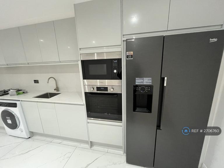 3 bedroom flat in Long Lane, Croydon, CR0 (3 bed) (#2706760)