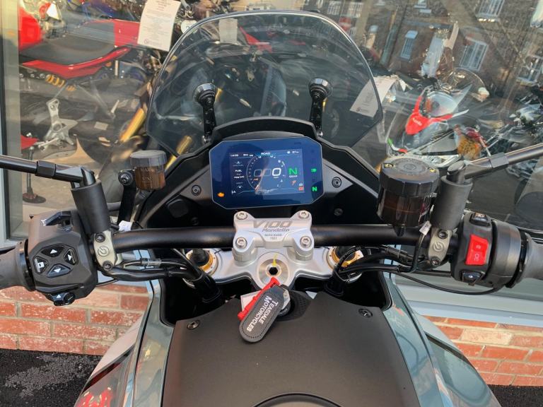 Moto Guzzi V100 Mandello S - 1268 miles - MOTO GUZZI WARRANTY UNTIL 21/07/27