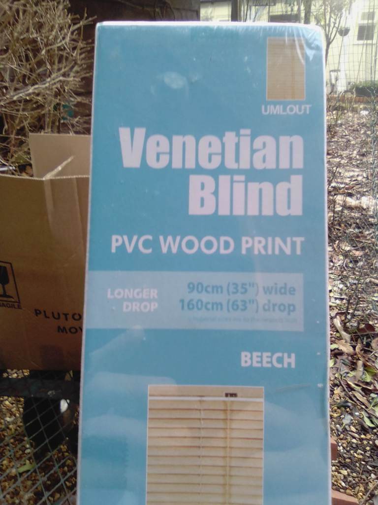 Venitian blind beech colour
