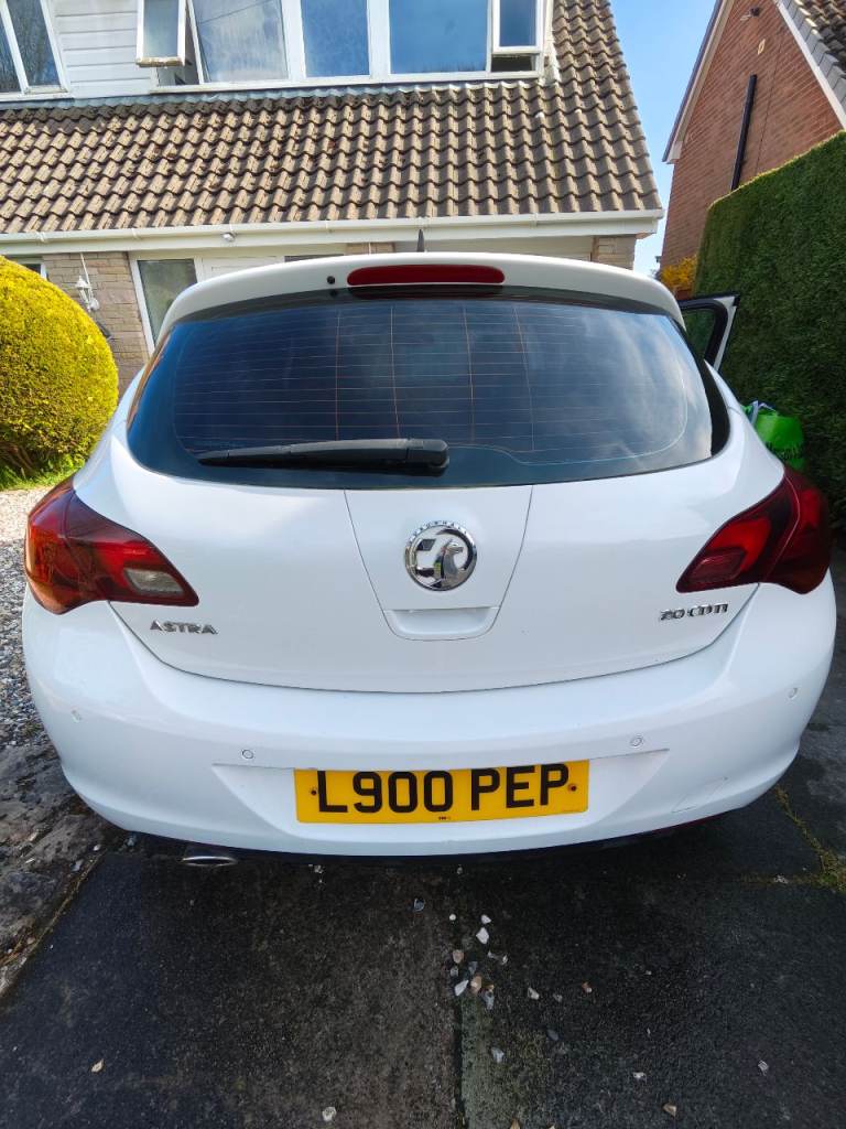 Vauxhall, ASTRA, Hatchback, 2011, Manual, 1956 (cc), 5 doors