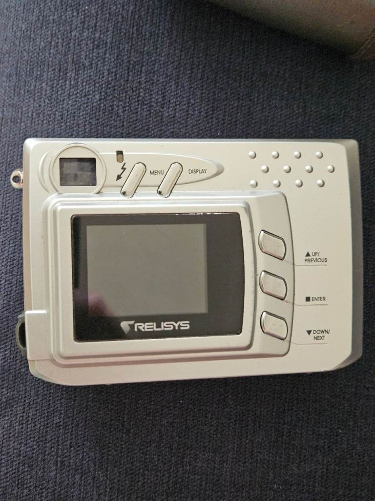 Relisys RDC-3100 3.1MP Compact Digital Camera
