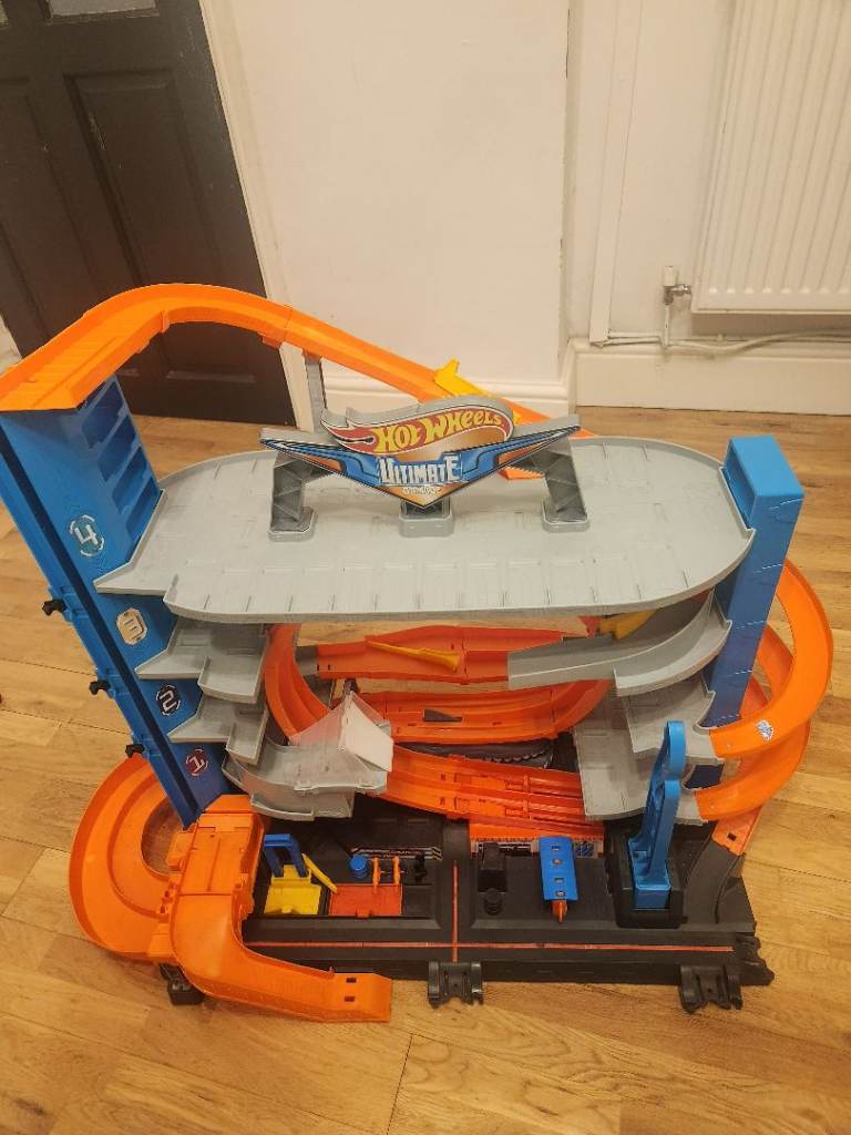 Hot Wheels Ultimate Garage Shark