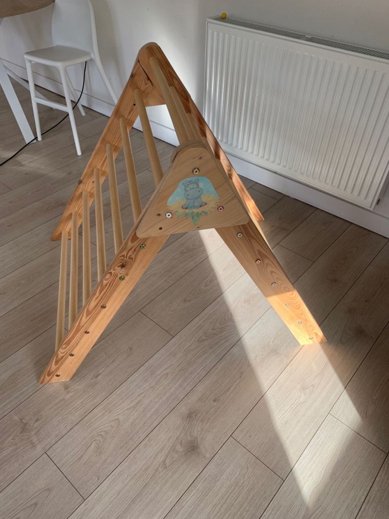 Pikler triangle climbing frame
