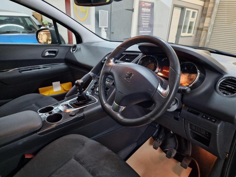 PEUGEOT 3008 1.6 HDi Allure Euro 5 5dr 2013
