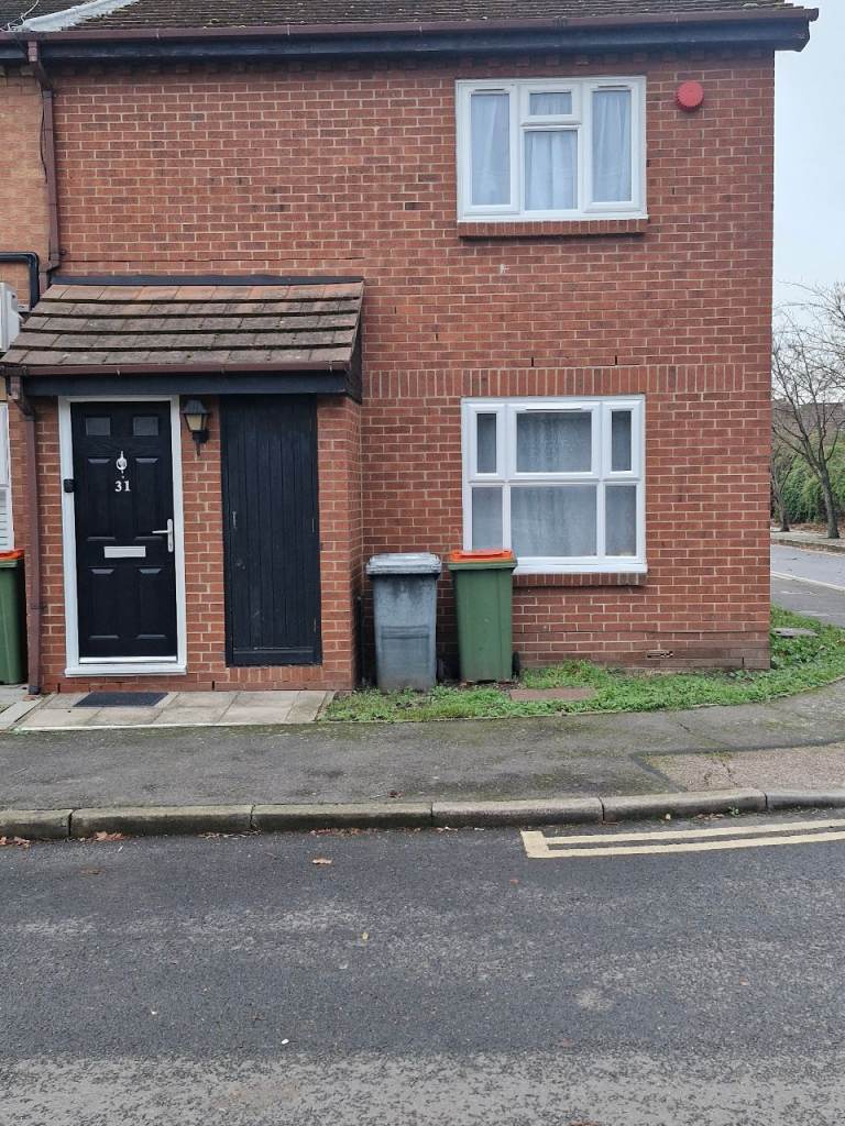 1st floor flat swap for 2 bedroom flat or house in newham.