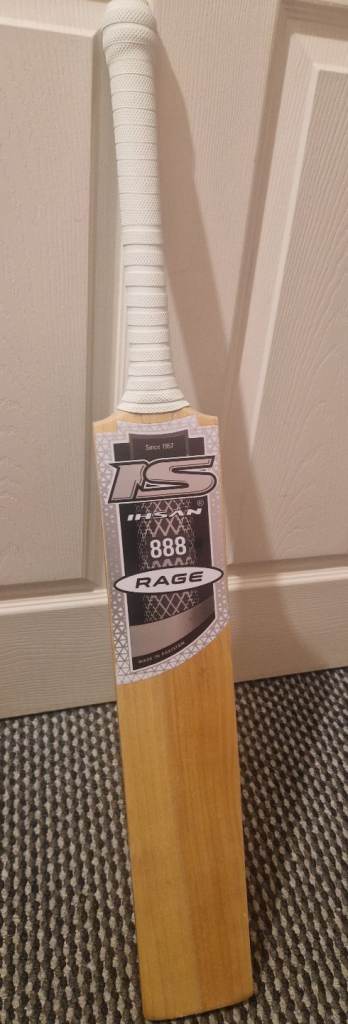 Cricket bat  New :SALE PRICE: £55 