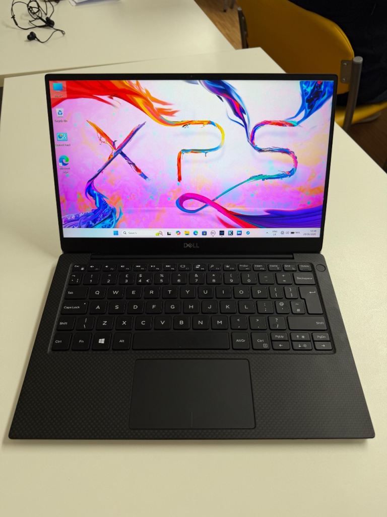 Dell XPS 13 9305 Laptop 13.3 Intel i5 11th Gen 256GB 8GB DDR5 Windows 11 MicroSD