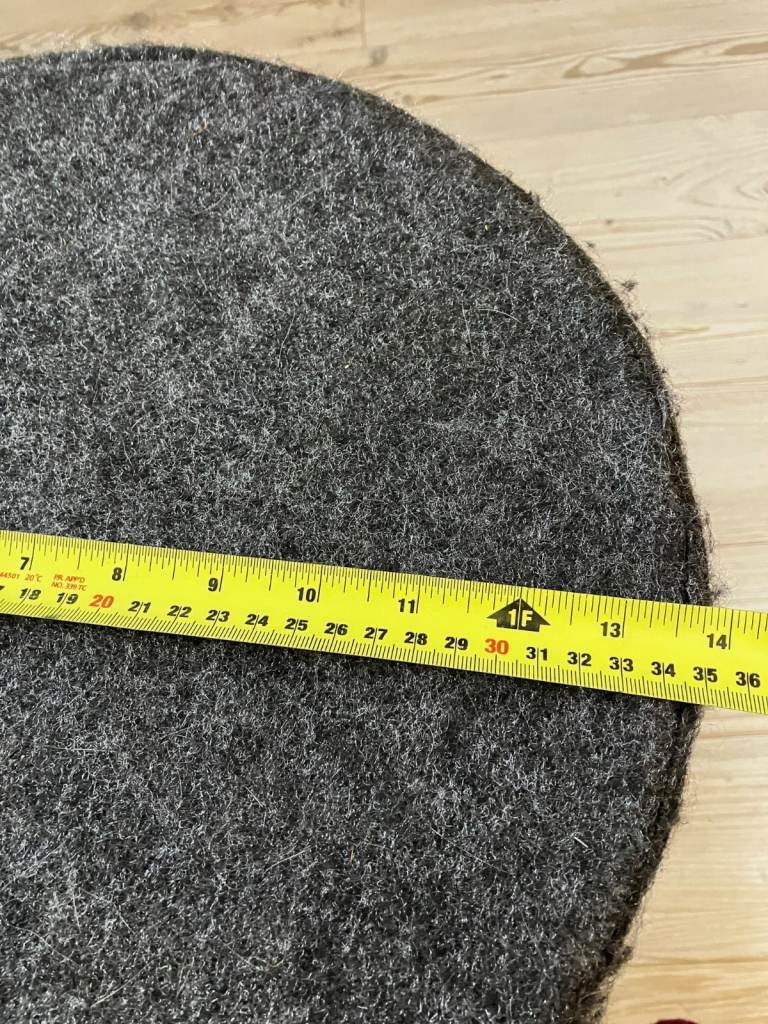 Cat bed/house on 3 wooden legs